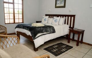 Eland - Aan-die-Oewer Guest House Graaff-Reinet