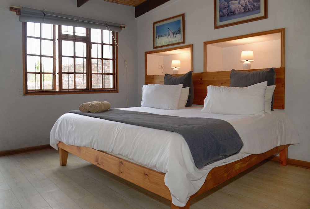 rooibok - Aan-die-Oewer Guest House Graaff-Reinet